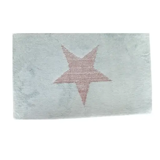 A Soft, absorbent mat featuring a prominent star design